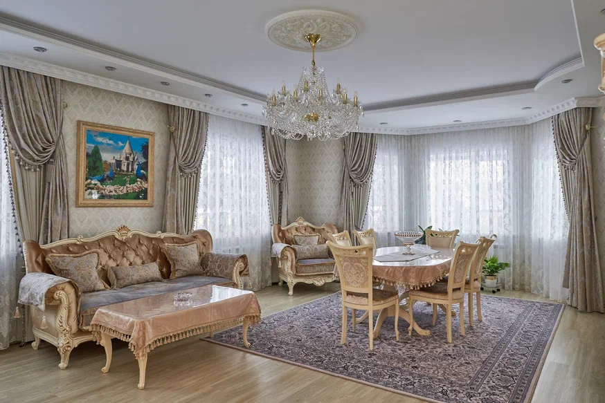 Классические шторы в гостиной